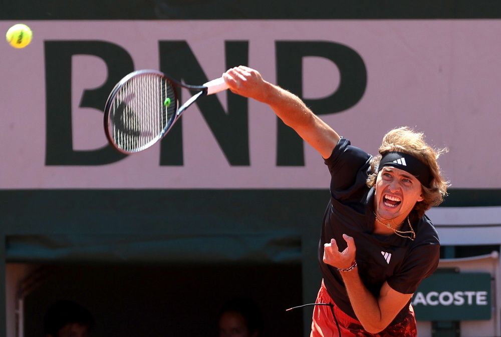 世界网球队强势意大利网球队，兹维列夫绝境逆转