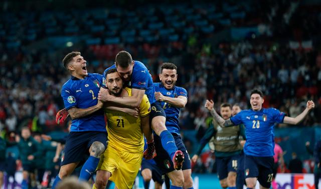 惊心动魄，足球场上燃烧的激情