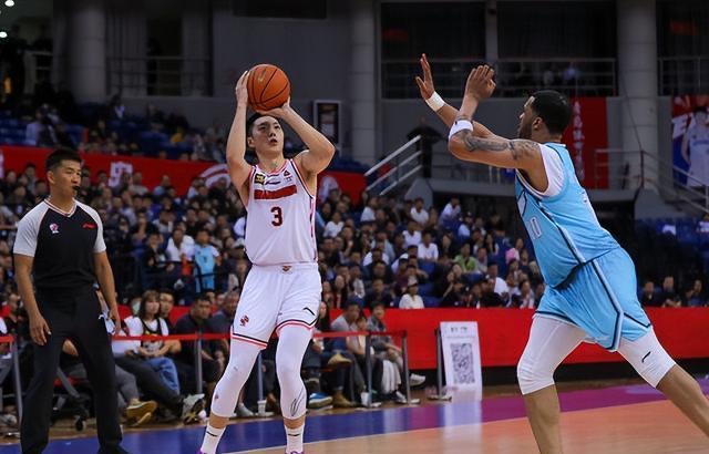 包含新赛季的篮球职业联赛注定将是一场篮球盛宴，球迷们准备好了吗？的词条