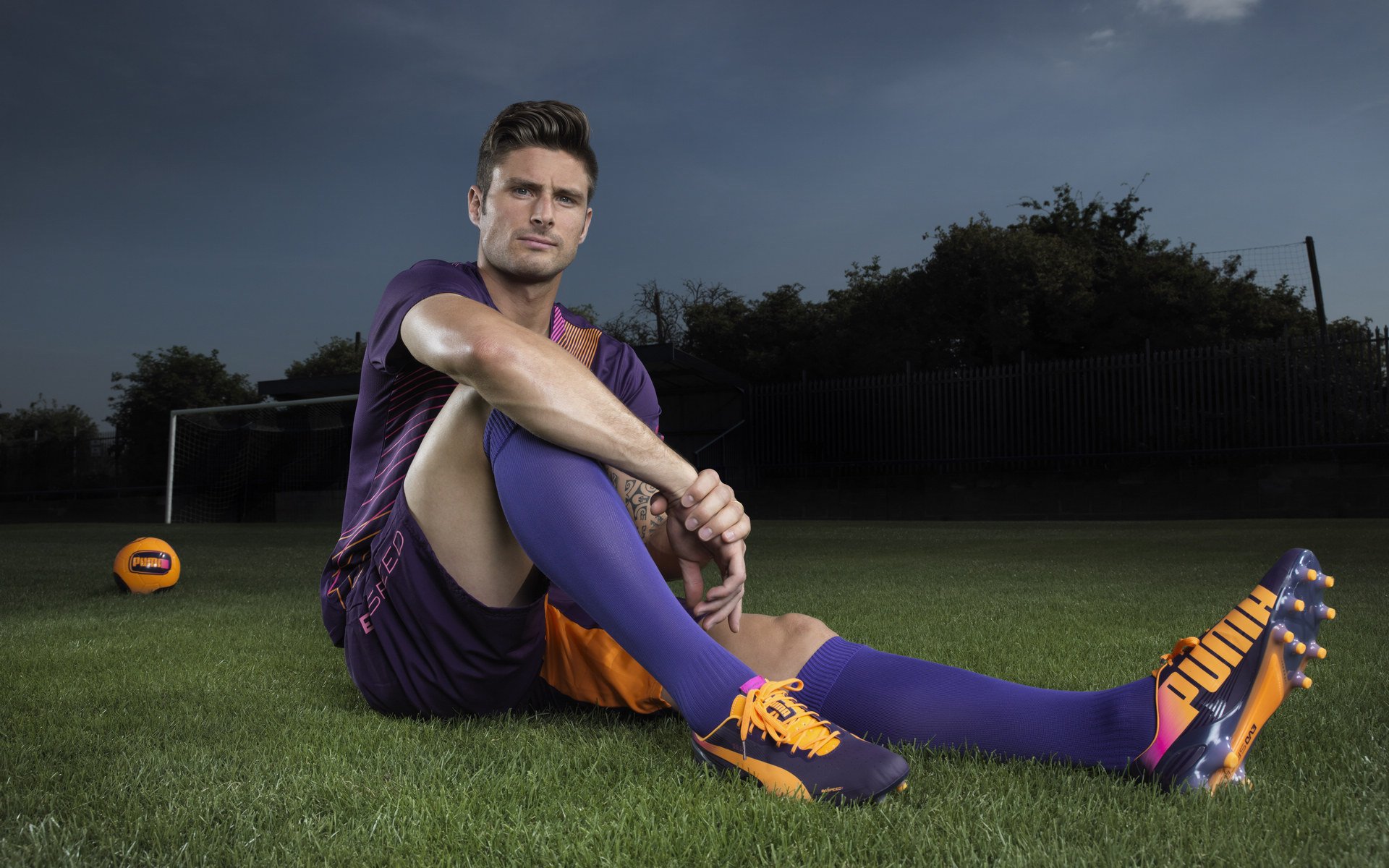 跨界传奇,奥亚尔萨瓦尔NBA总决赛接管比赛,荷兰足球哲学轻取日本