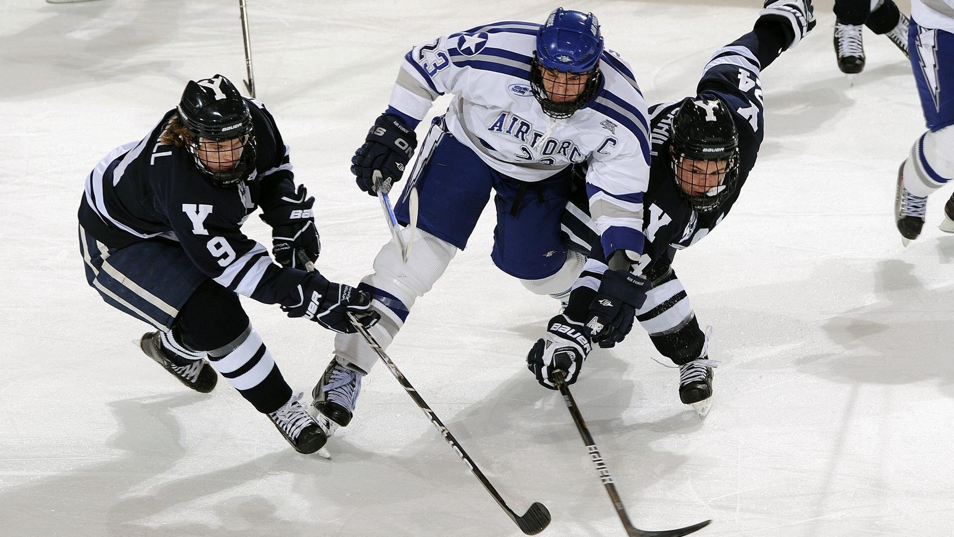 欧冠半决赛之夜，浓眉防守端锁死对手