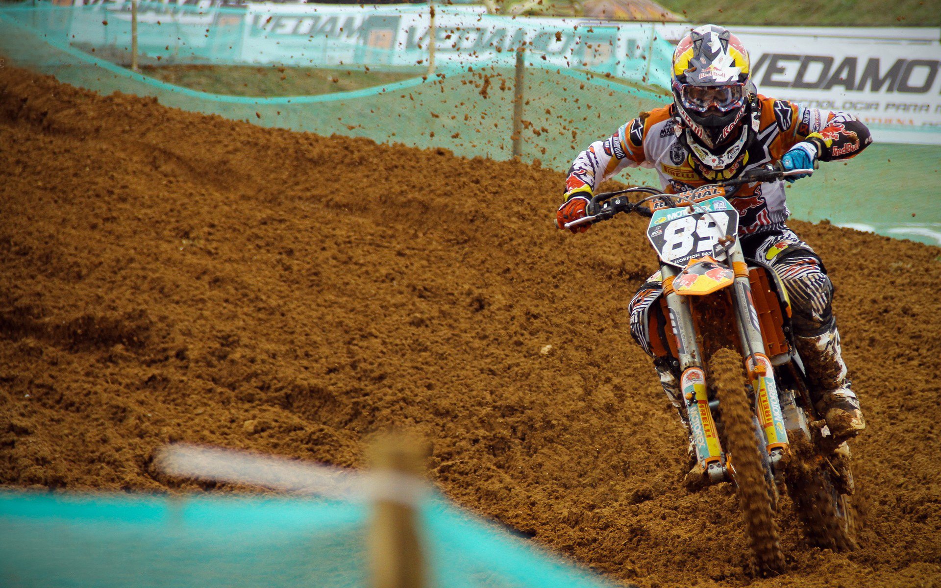 开云体育入口-枪手破咒，红魔复苏，英超双雄的战术博弈与精神觉醒